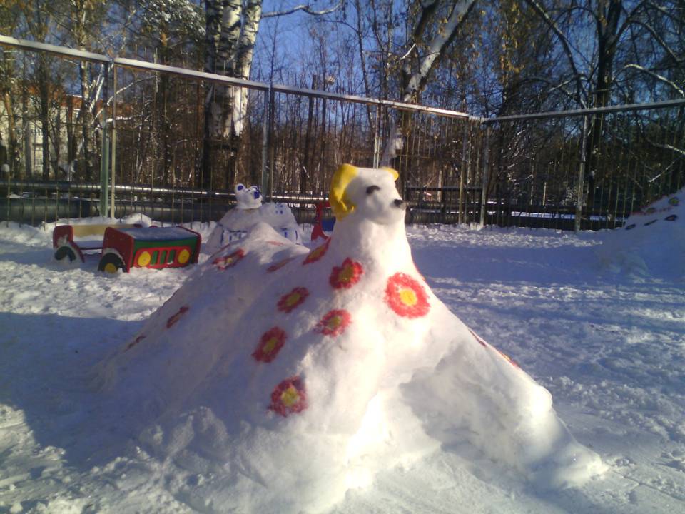 Зимние постройки в стиле Дымковская игрушка Слайд 7